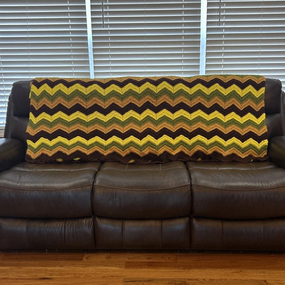 Vintage MCM Afghan Handmade Granny Zig Zag Chevron Avocado Green Brown 93